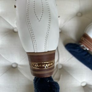 COPY - Ice skates, great condition, with blade protection